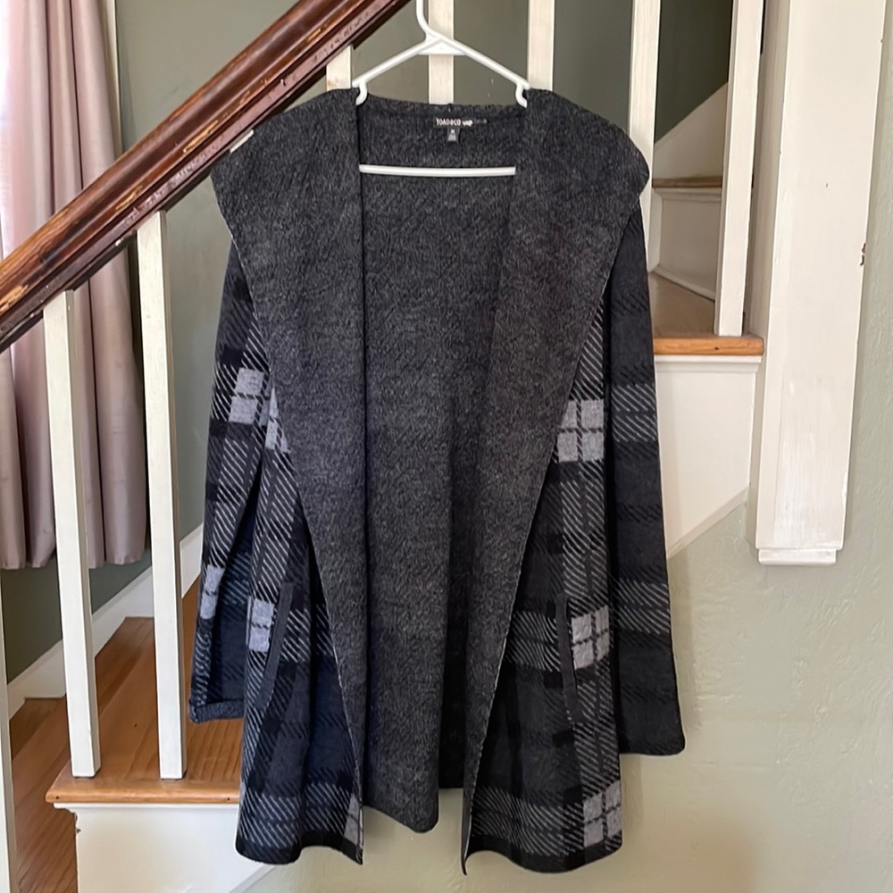 Toad&Co Merino Heartfelt Hooded Sweater. Women’s, medium.